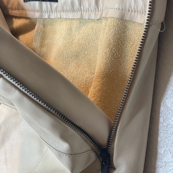 Zara Faux Leather Tights in Cream - Picture 14 of 15